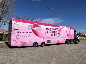 🎗️ La Mammobile fait étape à Figeac : un accès facilité au dépistage du cancer du sein